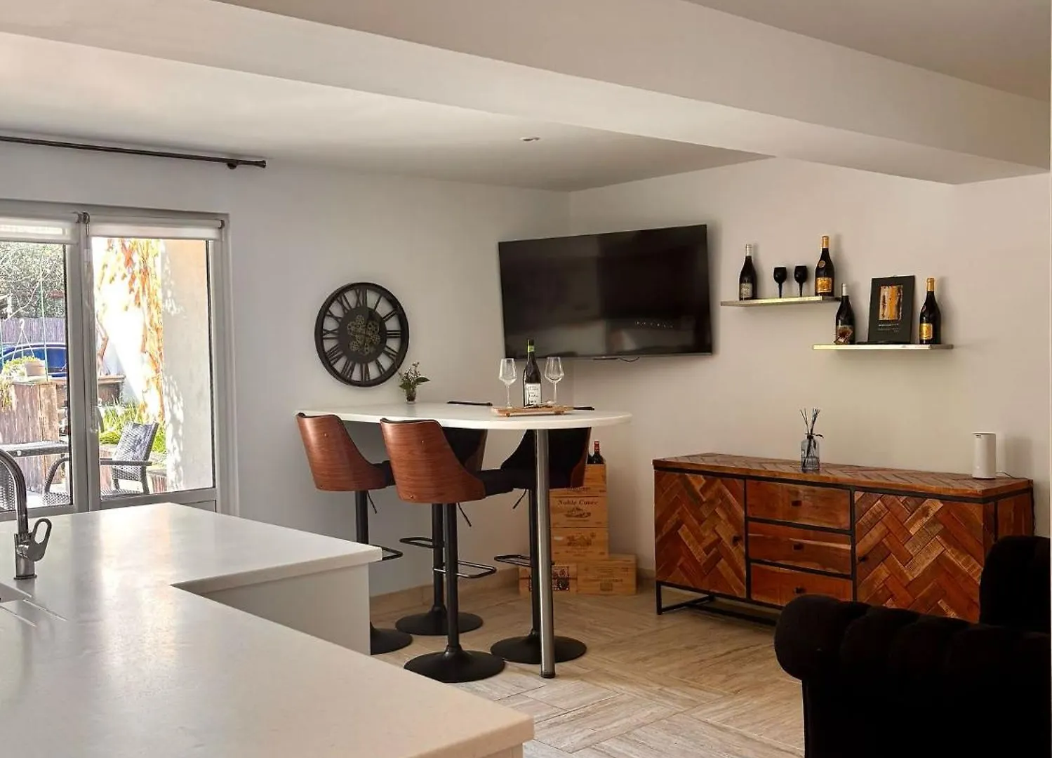 Le Mas Des Mirabelles Cabannes Country house