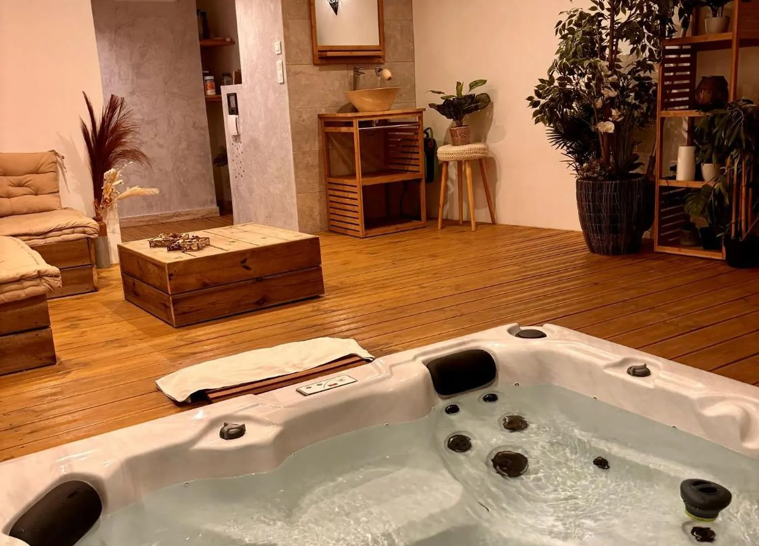 Le Mas Des Mirabelles Cabannes Country house